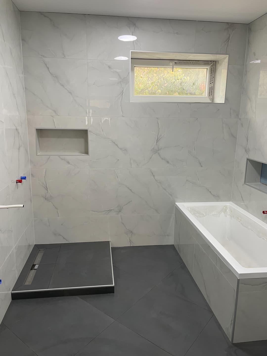 Thumbnail of Image 4